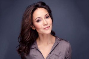 Дочь похожа на маму, но мама была красивей.