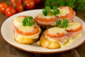 Обычный горячий бутерброд в микроволновке быстрее получается.