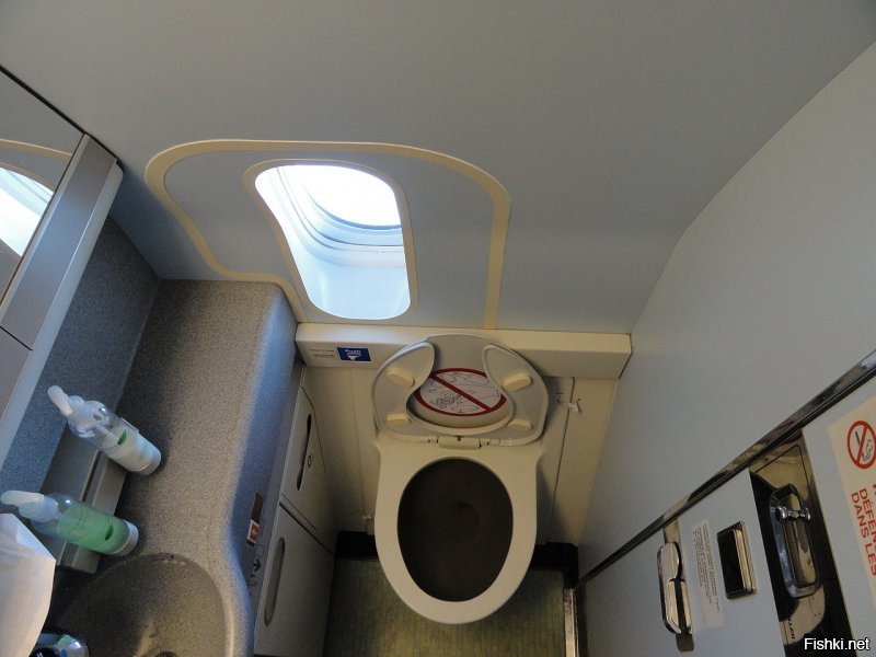 Туалет бизнес-класса Боинг 777-200LR