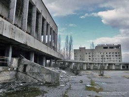 Слушайте, а ведь и впрямь жуть в нашем родном штате Мэн творится! Ладно бы где-то у черта на рогах какой-то целый мертвый город Чертополох или Чернотрава, а то вот прямо тут у нас под носом!!!
