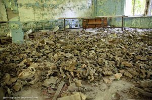 Слушайте, а ведь и впрямь жуть в нашем родном штате Мэн творится! Ладно бы где-то у черта на рогах какой-то целый мертвый город Чертополох или Чернотрава, а то вот прямо тут у нас под носом!!!