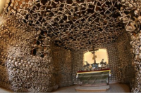 Мило! Награда несомненно найдёт своего героя. Но недостаточно обличает все ужасы сталинизма и звериную суть русского народа! Гораздо больше бы за душу брало если бы он 30-ти метровую стеллу смастерил из костей невинно загугленнынх. Тогда бы власти точно не смогли игнорировать его творчество! Надо перенимать уже европейский опыт!