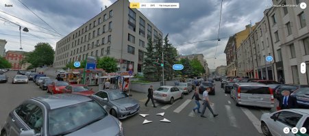 Можно сколько угодно спорить, да и про другие города говорить не буду, а вот то что сделали с Москвой за последние 5-7 лет мне однозначно нравится. В разы меньше дебильной рекламы, "дизайн-код", пешеходные зоны, зелень... Недавно Яндекс сделал возможность смотреть снимки улиц из архива за 2010 год, поэтому можно сравнить наглядно. Или кому-то действительно нравился старый вариант?