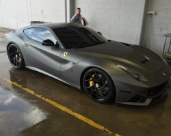 А меня всегда перла f12 berlinetta!Жаль не могу себе позволить.