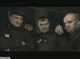 Снимался как-то в эпизоде "Опера: хроники убойного отдела" (на скрине - справа). В середине на том же скрине - Иван Ганжа, исполнивший в "Собачьем сердце" роль товарища Жаровкина, скромно стоявшего позади инициативной группы жильцов дома:)