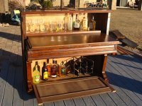 Не можете продать старое пианино? Только посмотрите, как его используют другие!