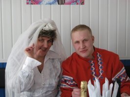 Дичайший треш во мгле кутежа: «самые лучшие» свадебные фото из России