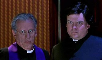 Своя ноша не тянет: немка показала, как купает гигантского питона