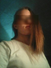 Пострадавшая девочка впала в кому 

Как стало известно  Байкал-Daily  13-летняя Александра Б., пострадавшая от рук напавшего на школу с топором, сейчас находится в коме в БСМП. 

Врачи должны были провести девочке операцию. Родные девочки находятся в больнице. Пострадавшей срочно нужна кровь для переливания. 

- Люди добрые, нужна кровь для переливания. Группа крови 4 отрицательная. Племянница впала в кому, - сообщила  Байкал Daily  тётя пострадавшей. 

Как сообщал  Байкал-Daily  компетентный источник, все пострадавшие живы. Четверо пострадавших (трое учеников и учительница) сейчас госпитализированы в больницу скорой медицинской помощи.