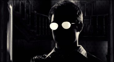 Какой Гарри! Это же этот, из  фильма "Город Грехов (Sin City)"