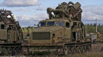 При ЛПА в ЧАЭС сильно очень помогли, на первых парах ИМР в нужном кол-ве не было, за АТ-Т нагнали с кустарно экранированной кабиной и системой фильтрации воздуха, чем сильно ускорили работы.