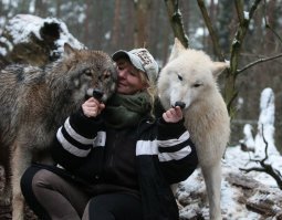 Обожаю этого фотографа - с удовольствием бы попала к ней на мастер-класс. 
Сама Таня Брандт со своими питомцами