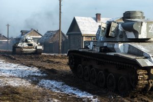 Т-34-ки на этих фото, как я понимаю, все из южно-азиатских стран?
Почему бы нашему МО вместе с РГО не собрать их все, привезти на Родину,
и восстановить!?
Ведь сейчас их и не так много осталось. Пройдет еще пара десятков лет и 
вообще даже таких экземпляров не останется - сгниют совсем.
А ведь это наша история! Чем больше экземпляров сохраним, тем лучше!
