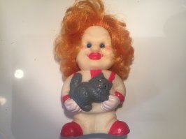 Жена не могла понять почему я не люблю клоунов. Пару дней назад мама нашла мою детскую игрушку. Жена теперь понимает, а мне опять снятся кошмары.