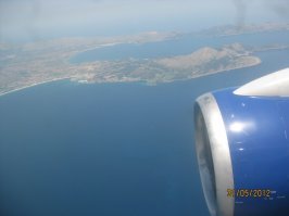 Не тот же аэробус ? Только это я в путешествии в Испанию - мою любимую страну. Как раз пролетали над Балеарскими островами