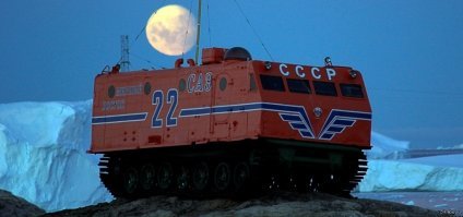 Вот тут:  рассказ о создании и эксплуатации "Харьковчанки".
А ещё она была одним из главных героев художественного фильма "72 градуса ниже нуля"