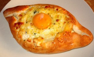 У нас вовсю продают Осетинские пироги, а кто не знает хачапури по-аджарски? Вряд-ли надо искать настоящего аджара для того, что-б так называть это блюдо.