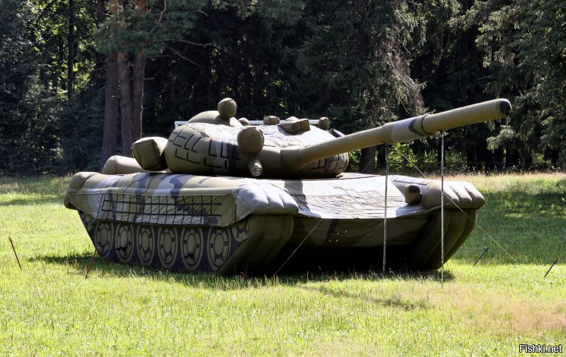 У нас же нет на вооружении картонных танков. Только надувные. Только, нужно сшить "Армату", а то Т-72 в Европе не боятся.