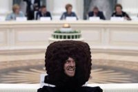 Забавная прическа пассажира в аэропорту Лос-Анджелеса