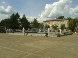 город Чайковский эта улица и одноимённая площадь