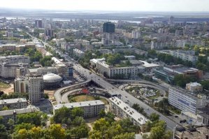 Фотограф на вес золота, все фото в самых стрёмных местах.
Вот на фото тоже Карла Маркса Хабаровск.