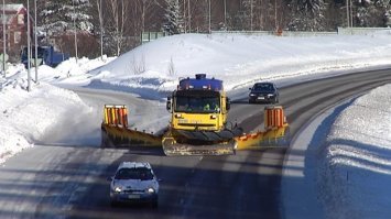 Сходство больших государств - наличие денег. Небольших же - оптимизация процессов. Зачем пять, когда и одна справляется? )))