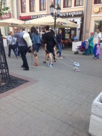 Это Турция. В России с утюгами гулять принято ))