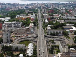 Хабаровск, фото прошлого и нынешнего веков. Ул.К.Маркса - пл.Ленина. Центральная улица города, ведёт от пл.Комсомольской до Стрелки в Авиагородке. Огибает центральную пл.Ленина.
В последующем часть ул.К.Маркса была переименована в ул.Муравьёва-Амурского (пл.Комсомольская - пл.Ленина), остальная же часть так и осталась со старым названием.

...прожил я тут довольно-таки долго....