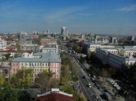 Хабаровск, фото прошлого и нынешнего веков. Ул.К.Маркса - пл.Ленина. Центральная улица города, ведёт от пл.Комсомольской до Стрелки в Авиагородке. Огибает центральную пл.Ленина.
В последующем часть ул.К.Маркса была переименована в ул.Муравьёва-Амурского (пл.Комсомольская - пл.Ленина), остальная же часть так и осталась со старым названием.

...прожил я тут довольно-таки долго....