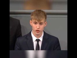 Ни кто не хотел воевать, поэтому пиндосы сбрасывали оружие.