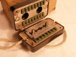 Купи советскую точилку для лезвий и одной проблемой в твоей жизни станет меньше...