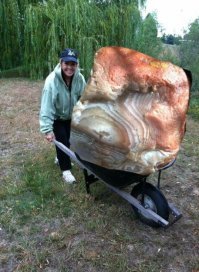 Ну тут то явно фотошоп. Тележку, почему то, не расплющило.