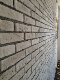 Прикольно, мне дико нра, особюенно сейчас в наше время, когда пространство перегружено, в том числе и информацией - такой минимал в квартире реально расслабляет

Тоже сделал ремонт, и в спальной комнате своими руками забабахал, месяца два ушло - по вечерам после работы