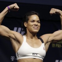 Вот, вспомнил, где я видел эту красотку:)
Боец UFC Аманда Нуньес.