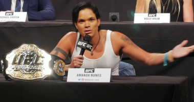 Вот, вспомнил, где я видел эту красотку:)
Боец UFC Аманда Нуньес.