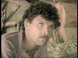 Про Вадима Спиридонова. Однажды его долго ждали на какую-то встречу.Он опаздывал.Это было очень странно с его стороны,так как человек он был обязательным и точным. Наконец он буквально влетел в помещение.Оказывается,едет он в такси,а таксист все время на него оглядывался.Потом остановил машину и скомандовал-выходи. Я таких гадов не вожу.-????? 
-Ты зачем Ваньку Савельева ,брата своего посадил,зачем немцам служил??? Все попытки обьяснить,что он не Федор Савельев,а актер, сыгравший Федора Савельева, ни к чему не привели. Пришлось вылезать из такси и искать попутку. Вот она какая бывает-ВОЛШЕБНАЯ СИЛА ИСКУССТВА!!!)))