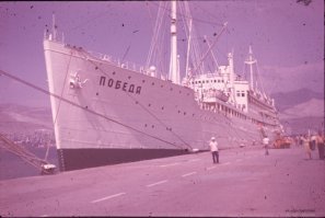 Странно... Если посмотреть не количество и расположение иллюминаторов, то это разные корабли.