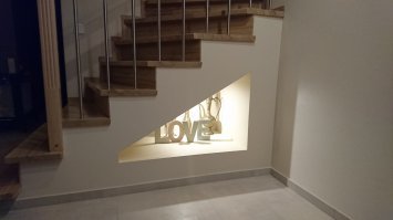 Автор молодец да и собачка рада :) я вот только вчера тоже закончил у себя дизайн...