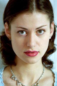 Есть у нас красивые актрисы, и очень талантливые! Я рядом с ней могу только Марину Александрову и Катерину Гусеву в том же стиле назвать. А вот Анна Ковальчук - отдельная ведьминская тема...