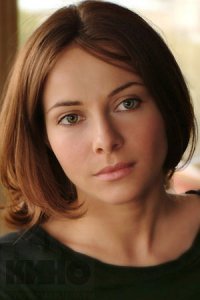 Есть у нас красивые актрисы, и очень талантливые! Я рядом с ней могу только Марину Александрову и Катерину Гусеву в том же стиле назвать. А вот Анна Ковальчук - отдельная ведьминская тема...