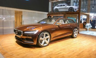 Как раз 480 и стал реализацией вышеописанного концепта. Начали в 1986 году его строить. У меня был 480 turbo, 1988 года и он во многом напоминает этот концепт. 
Вообще, эта тема у Вольво, была попыткой развить логичное продолжение модели 1800 es, но она не удавалась многие годы. Только совсем недавно, представили интересный концепт, который надеюсь, реализуют.