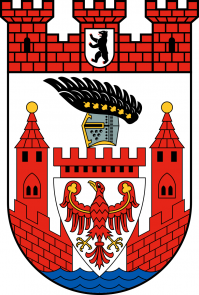 Был как-то в Гамбурге... Увидел на ратуше в гербе птицу какую-то. Спрашиваю местного русскоговорящего гида: 
"Ну а это, конечно, петух изображен". Та с возмущением в голосе спрашивает "Почему петух?". 
"Ну как же" -  отвечаю. "В русском языке есть же устойчивое выражение "Петух гамбургский".
"Это Феникс!!! Символ возрождения города после пожара!!!"
Вся группа позубоскалилась. А гид до конца экскурсии меня не замечала...:)