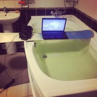 Так и вижу что доска соскальзывает...