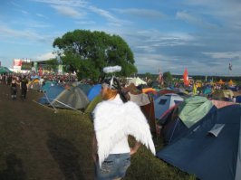 у меня слишком хорошее настроение. вот такое) мне лениво чот писать. вы пока сами пораспаляйтесь там, поругайтесь, ага?