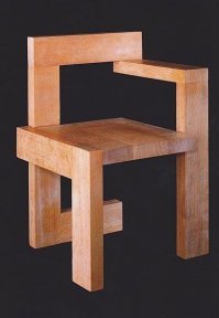 Брутально, особенно в сочетании с табуреткой из Икеи.
И почему не сделал пары зеркал по бокам, как и должно быть у трюмо?