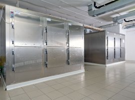 Напоминает продвинутый морг. И, судя по комментариям ранее, не мне одному.