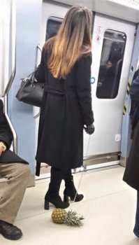 Спасибо ананасу за то что все сразу расставляет на свои места. Хотелось, чтобы все ипанутые ходили с ананасами на цепях. Ато, бывает, познакомишься, семью создашь и только потом бабы выпускают на волю своих тараканов - чувствуешь себя жестоко обманутым.