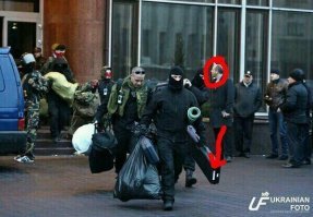 Нам-то да. Виднее. Потому что кастрюли на мозги не давят.