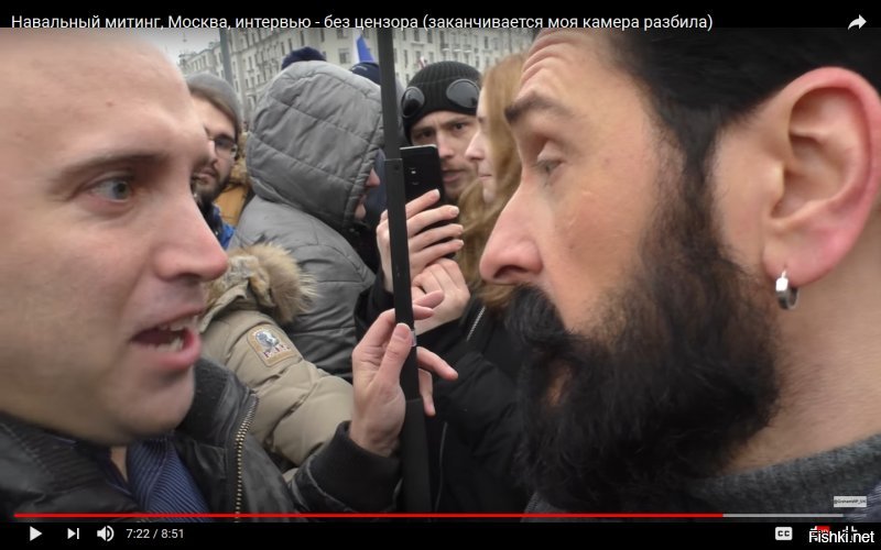 Разыскивается за нападение и повреждение чужого имущества. Давайте поможем полиции.
Бороду мог сбрить от испуга.