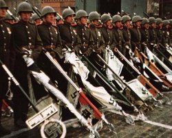 Сижу, жду полицаев. 
А эта дура на музей советской армии в Москве, судебное производство возбудить не хочет???